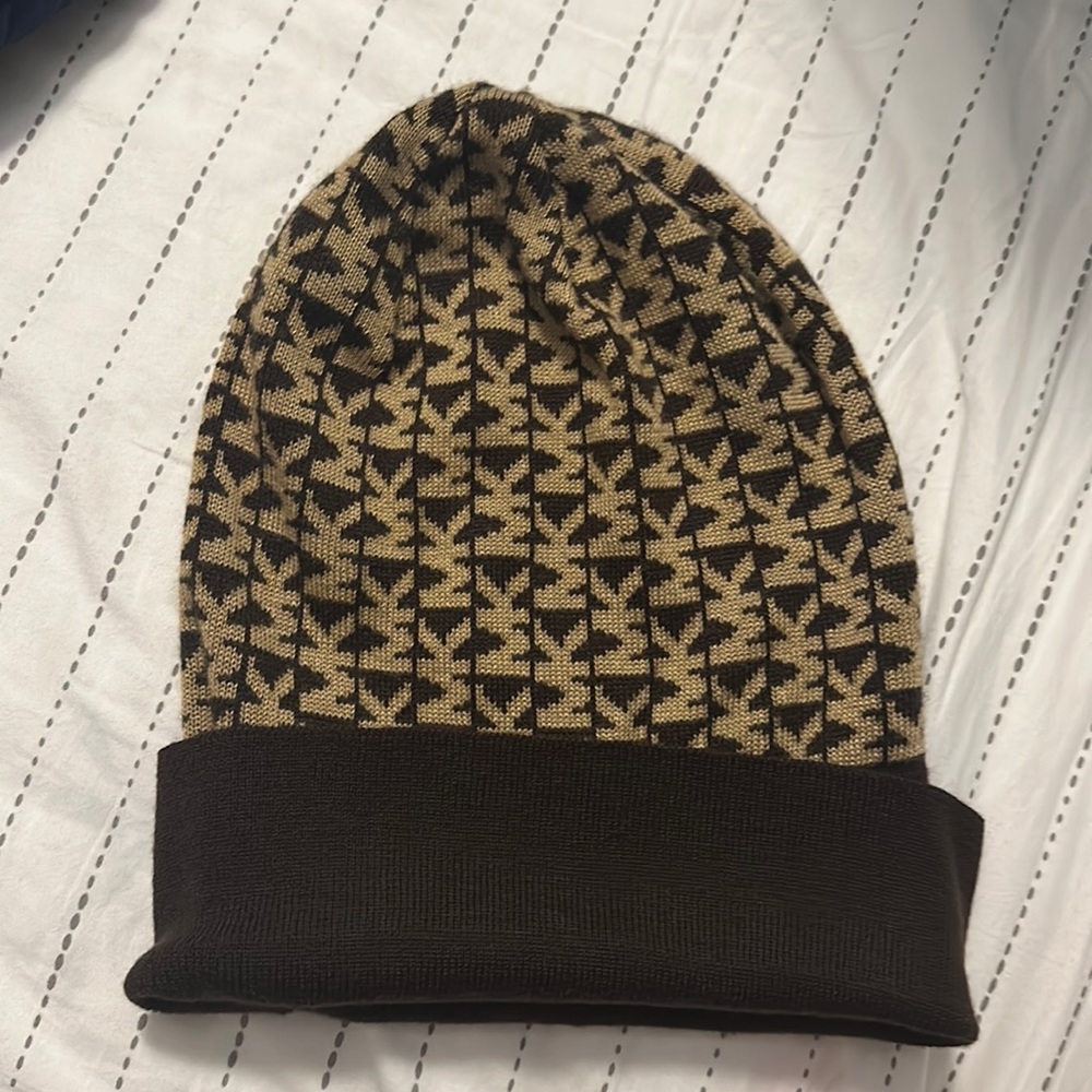 Michael Kors brown/tan winter hat!
